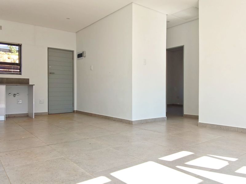 2 Bed 2 bath Simplex with fenced garden at Mountain View Estate - Photo 5