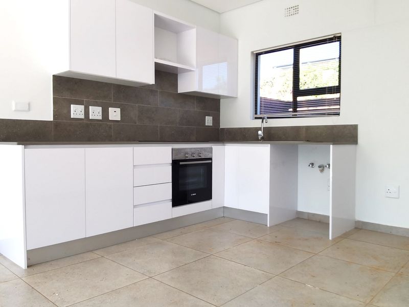 2 Bed 2 bath Simplex with fenced garden at Mountain View Estate - Photo 3