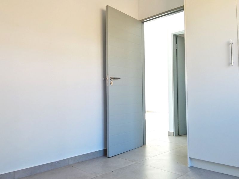 2 Bed 2 bath Simplex with fenced garden at Mountain View Estate - Photo 9