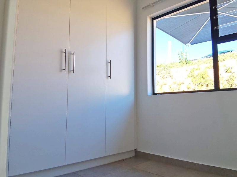 2 Bed 2 bath Simplex with fenced garden at Mountain View Estate - Photo 8