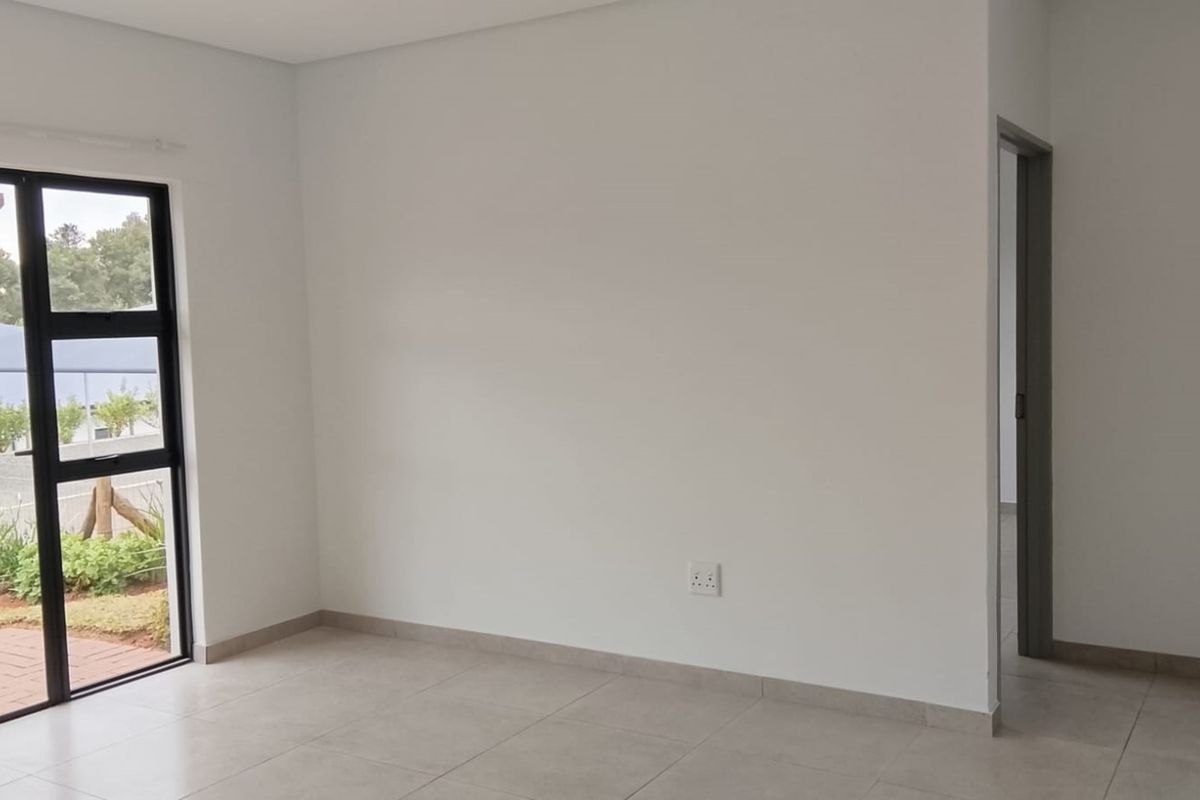 2 Bed 2 bath Simplex with fenced garden at Mountain View Estate - Photo 4