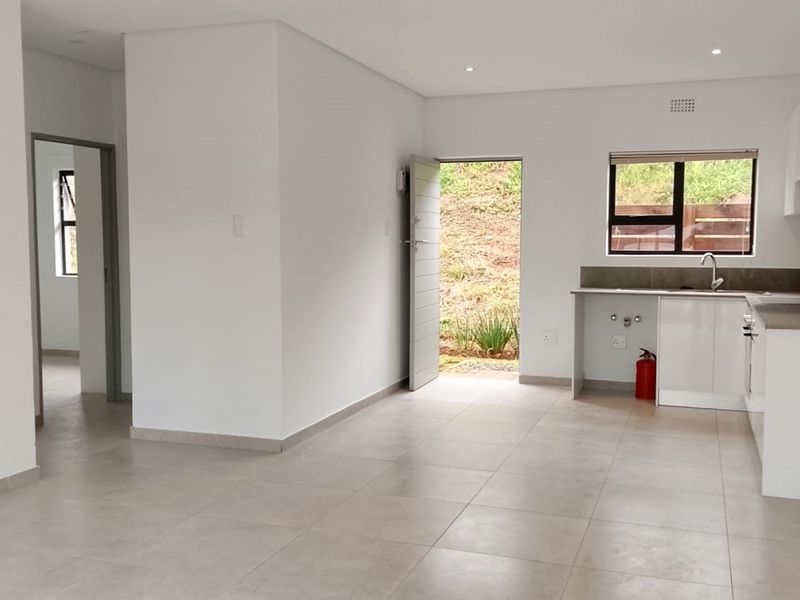 2 Bed 2 bath Simplex with fenced garden at Mountain View Estate - Photo 5