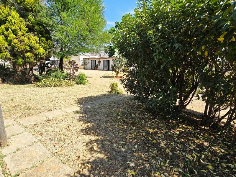 3 Bed House in Stilfontein Ext 4, Stilfontein for Sale - Photo 2