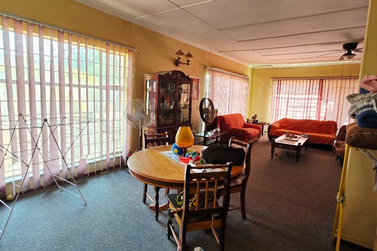 3 Bed House in Stilfontein Ext 4, Stilfontein for Sale - Photo 4
