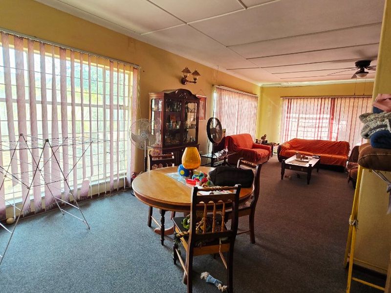 3 Bed House in Stilfontein Ext 4, Stilfontein for Sale - Photo 4