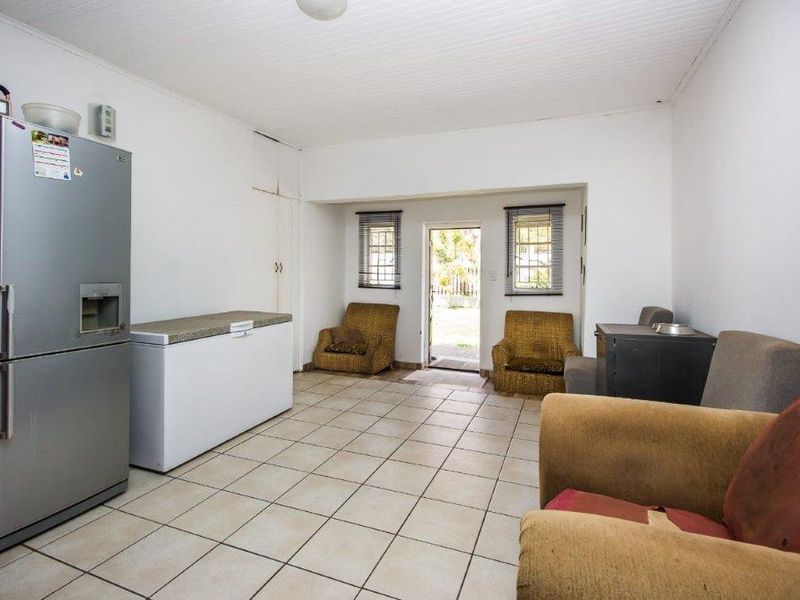 4 Bedroom House For Sale in Meyerspark - Photo 3