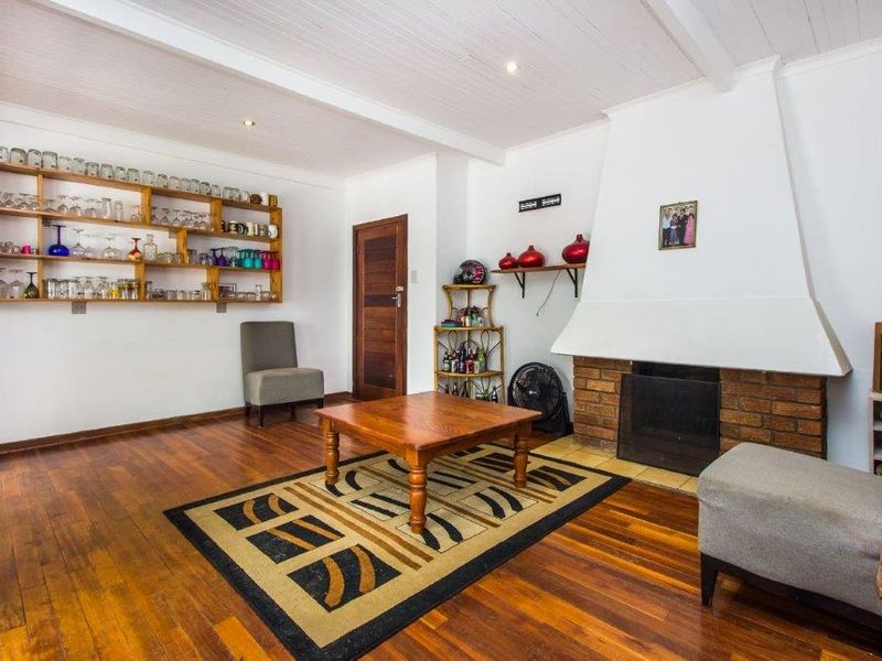 4 Bedroom House For Sale in Meyerspark - Photo 7