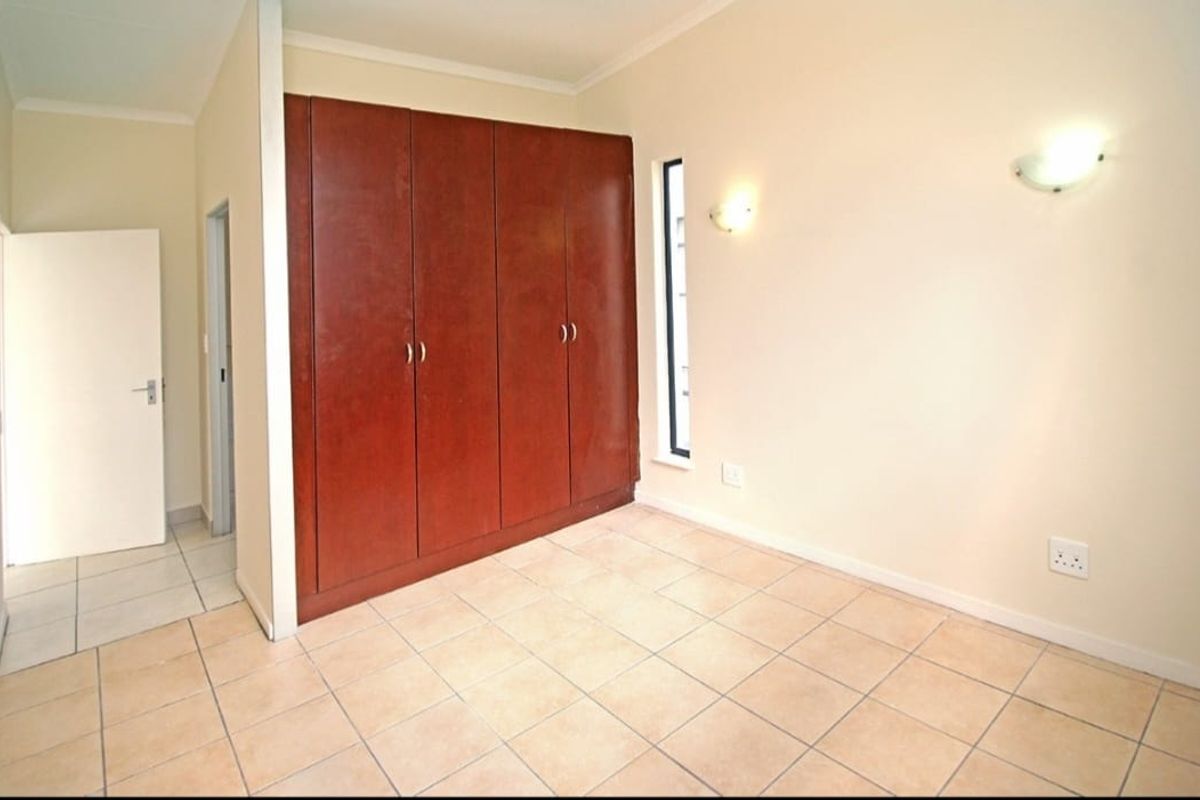 2 Bedroom in Eveleigh for R720 000 all costs included - Photo 2