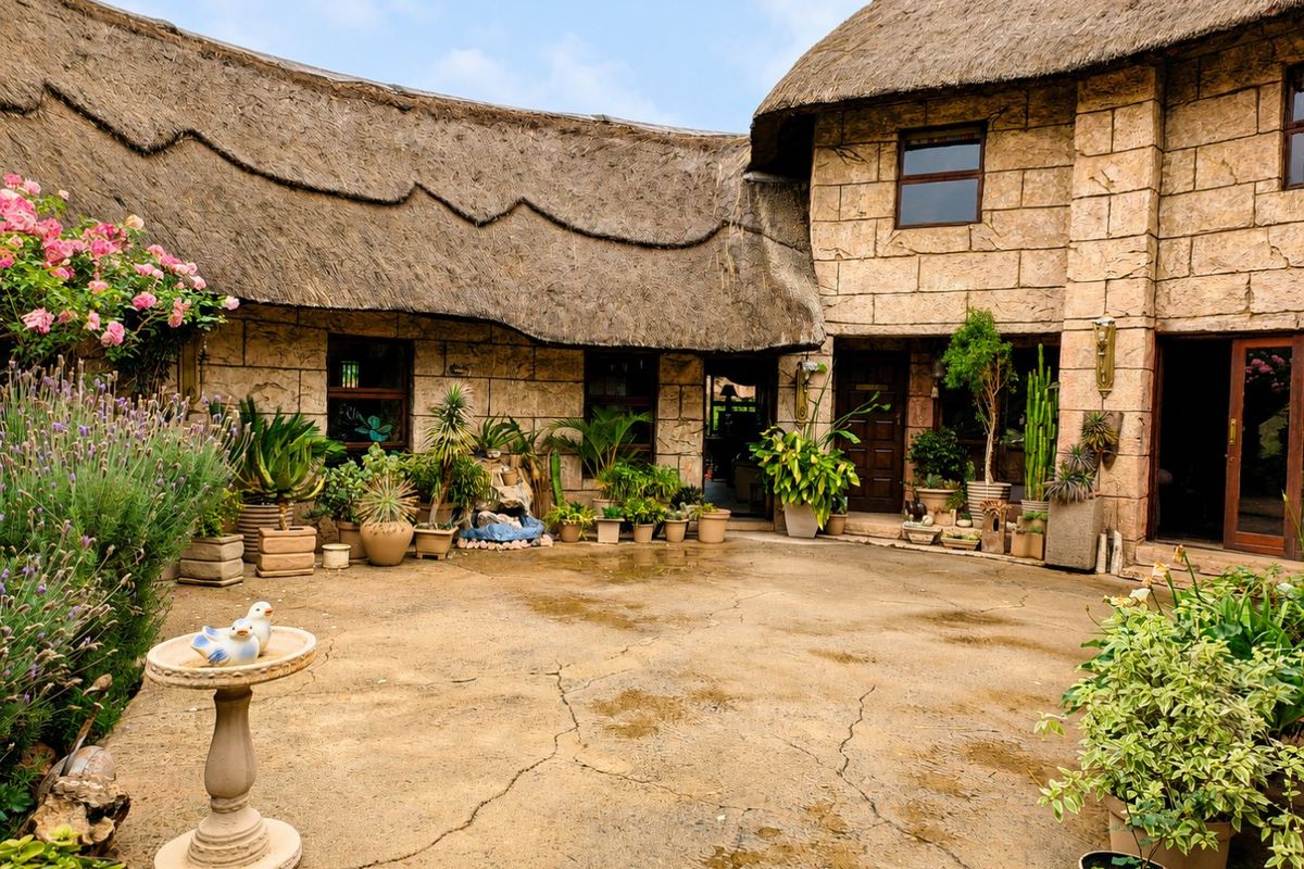 Lovely Guest House for Sale Near OR Tambo International Airport - Photo 5