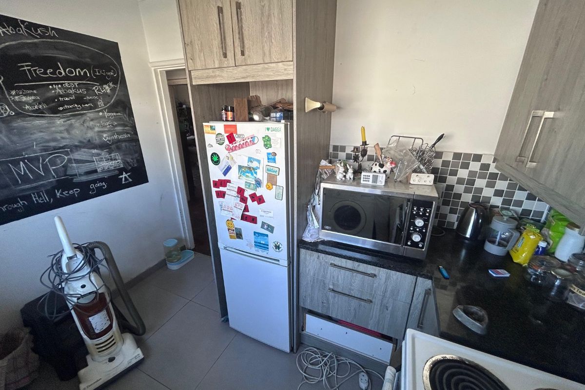 Two bedroom apartment in sought after Plumstead - Photo 4