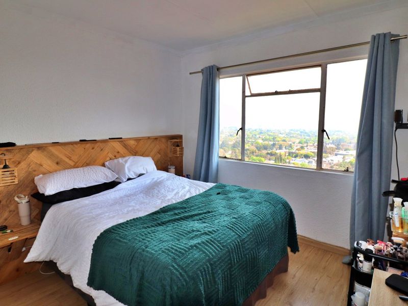 MODERN LIVING WITH PANORAMIC VIEWS! - Photo 9