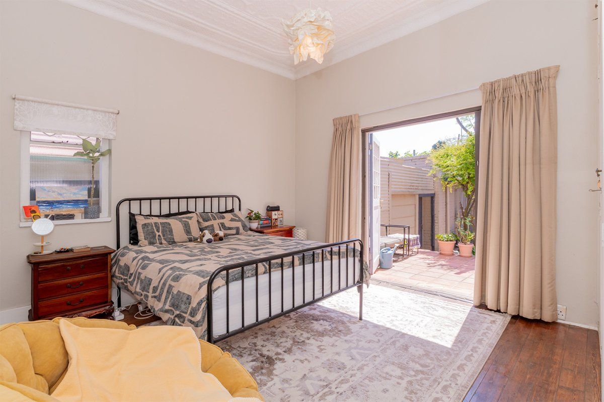 Charming 3-Bedroom Family Home with Granny Flat on Spacious 495 m2 Stand - Photo 3