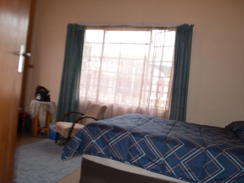 Family Home in Krugersdorp West. - Photo 7