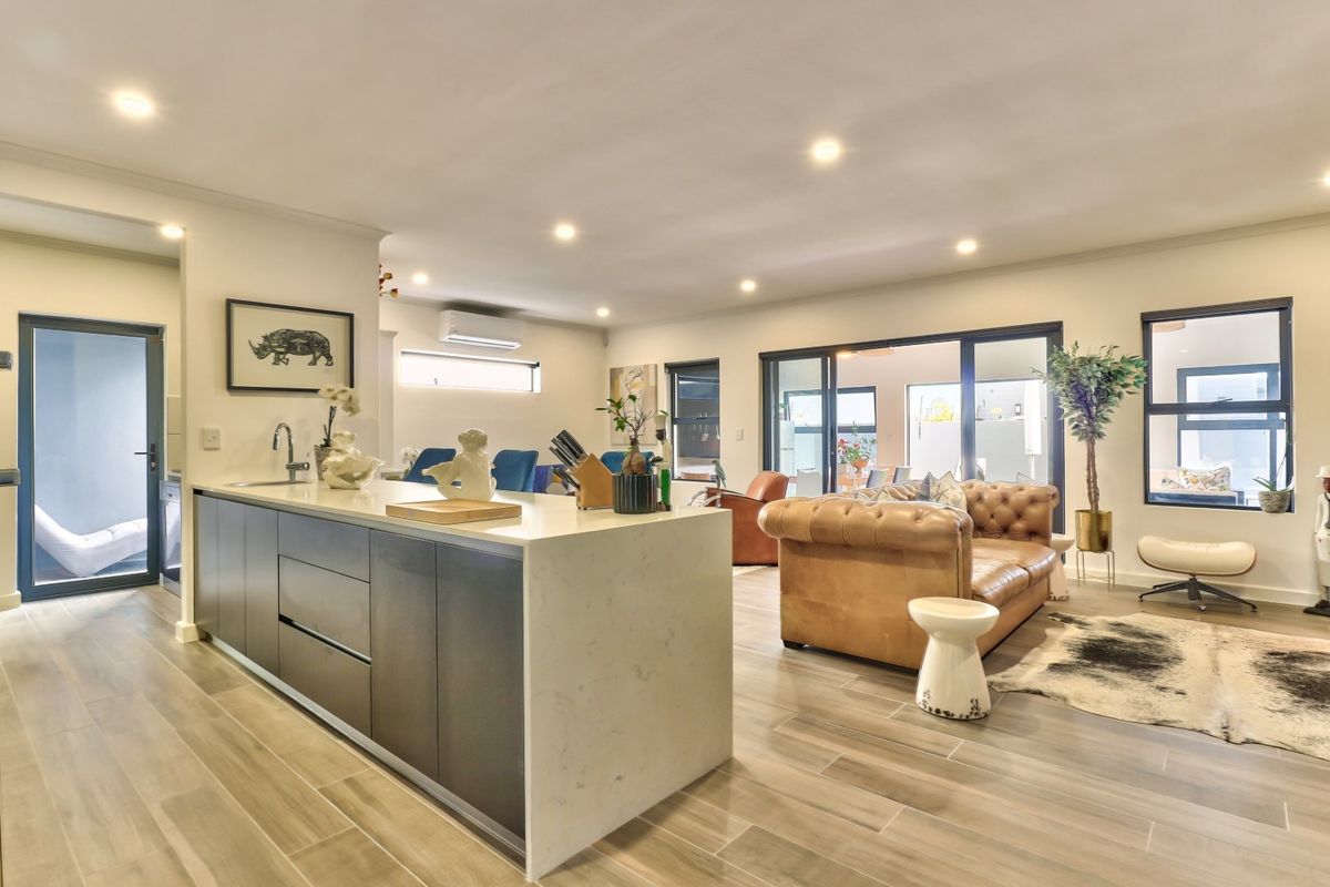 Furnished Stylish Modern Double Story House - Photo 4