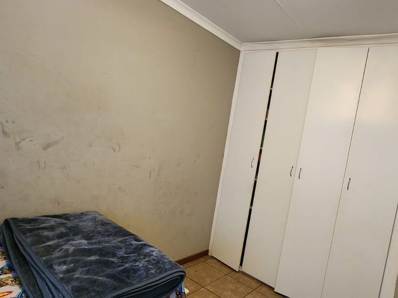 2 Bedroom Apartment in Brits - Photo 10