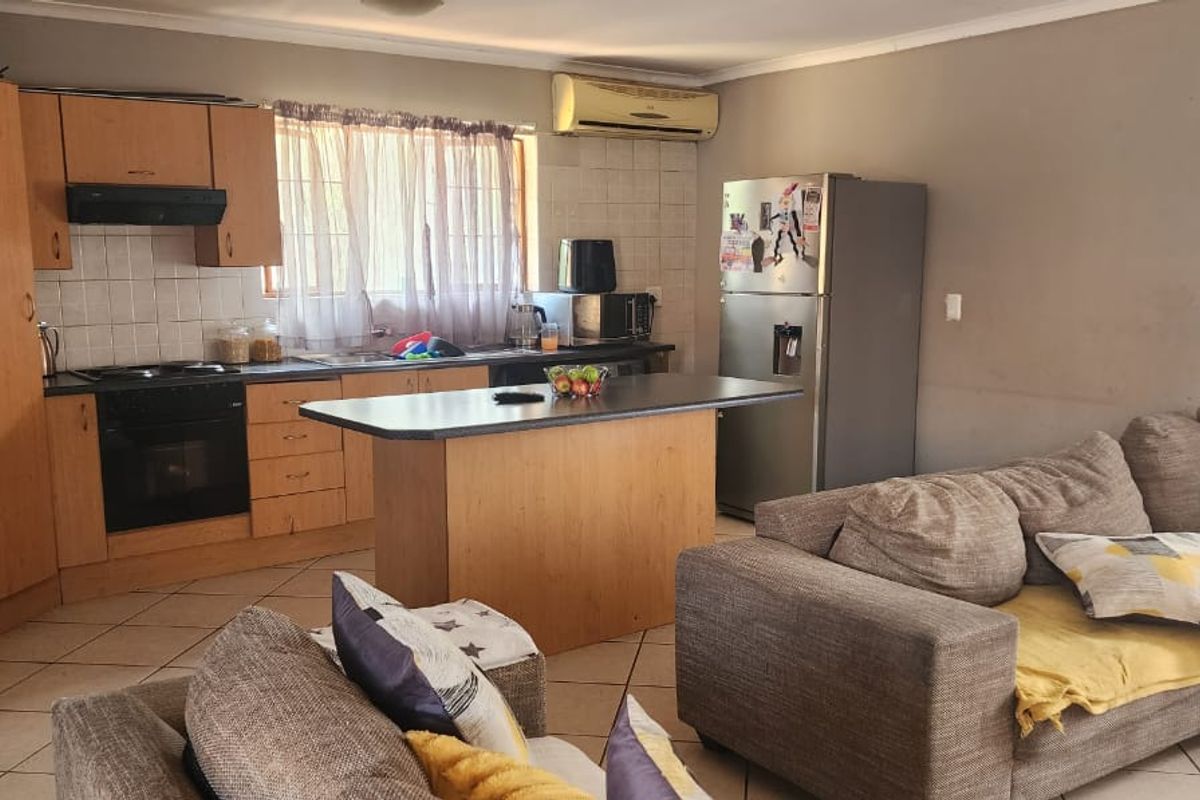 2 Bedroom Apartment in Brits - Photo 4