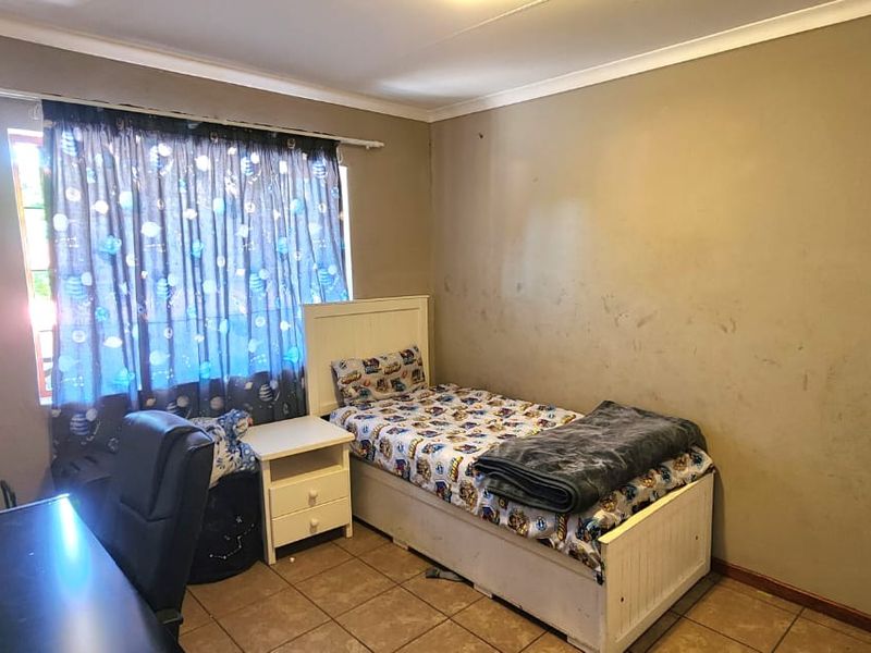 2 Bedroom Apartment in Brits - Photo 9