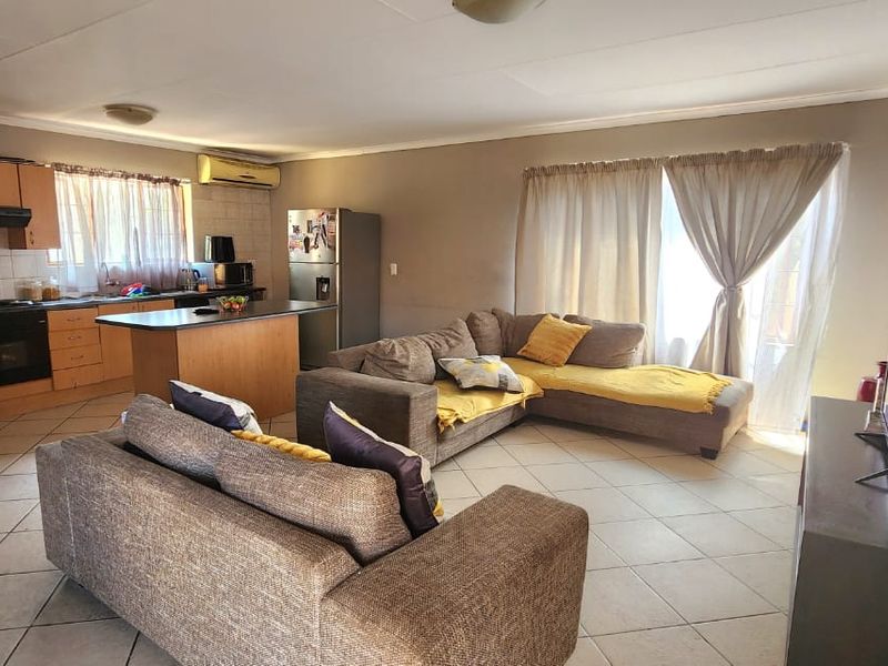 2 Bedroom Apartment in Brits - Photo 2