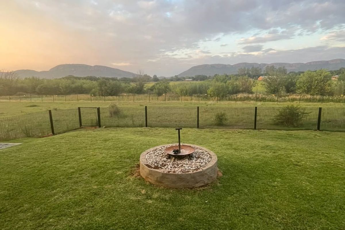 Cosy North-Facing Home in La Camargue Private Country Estate  - Photo 2