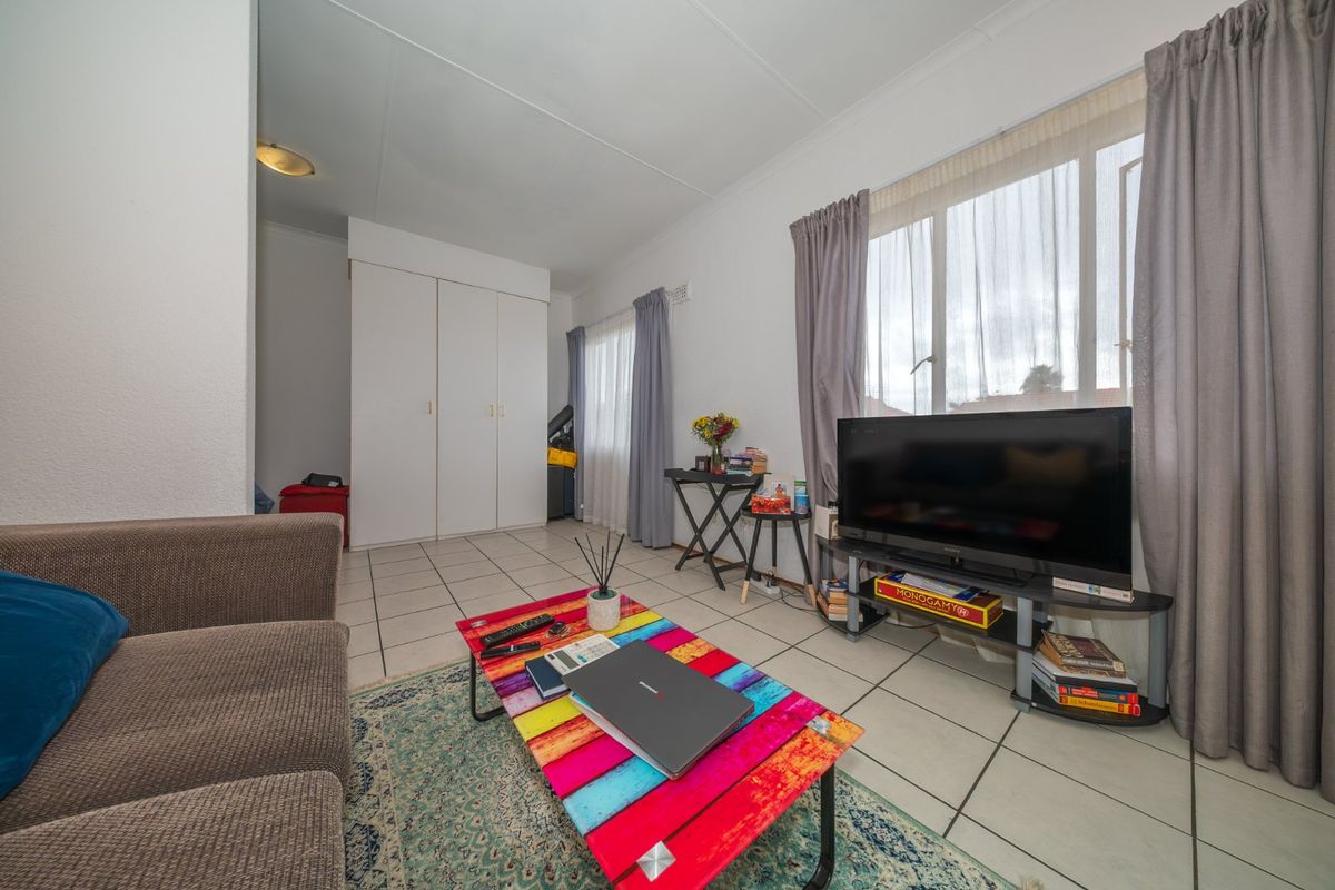 Lock Up and Go or Perfect Investement Opportunity! - Photo 2