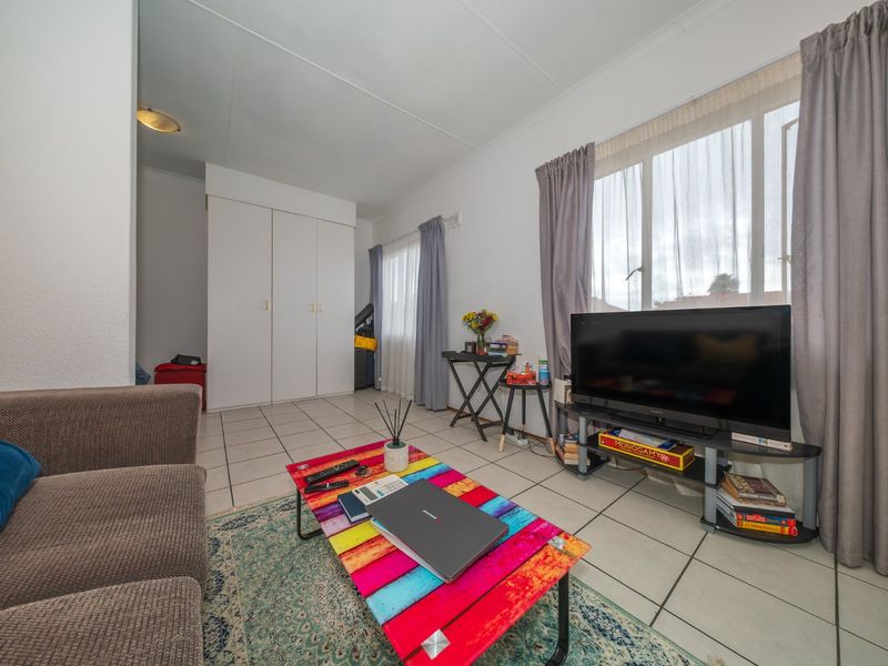 Lock Up and Go or Perfect Investement Opportunity! - Photo 2