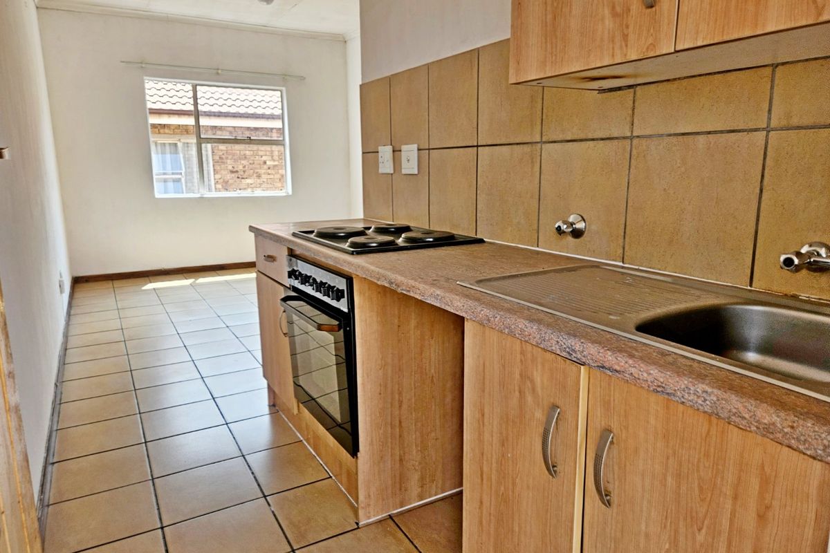 Lovely 2-Bedroom Apartment – Why Rent When You Can Own? - Photo 3