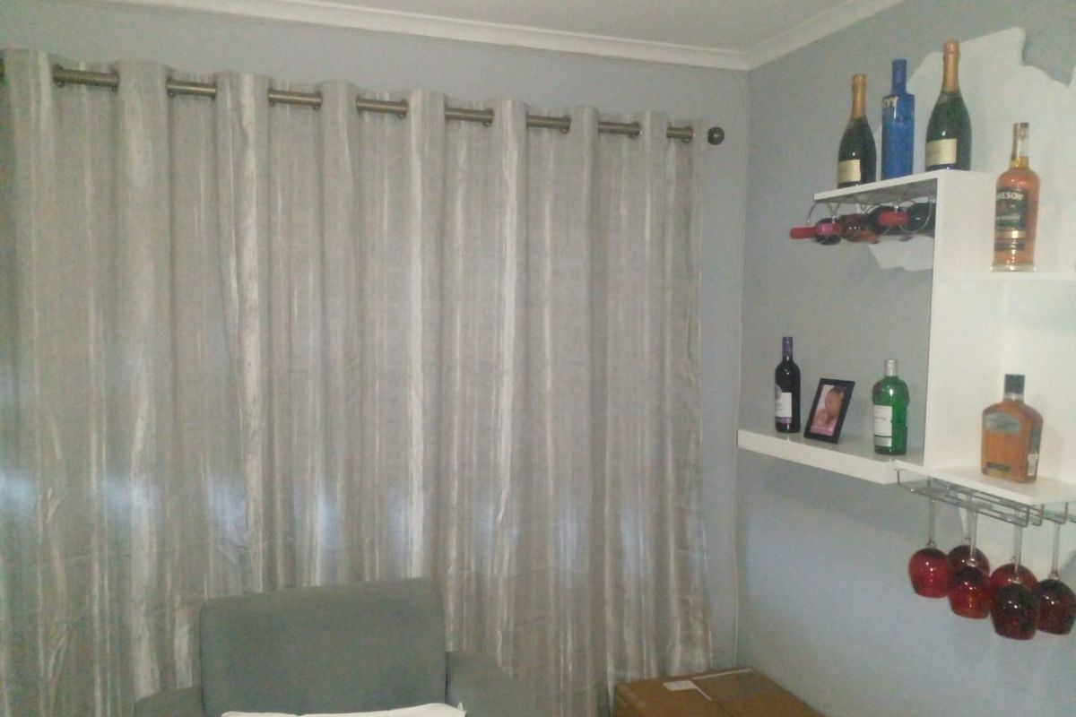 2 bedroom 1 bathroom groundfloor apartment in Castle View,Germiston available for sale - Photo 3