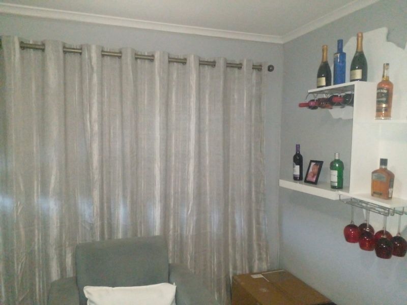 2 bedroom 1 bathroom groundfloor apartment in Castle View,Germiston available for sale - Photo 3