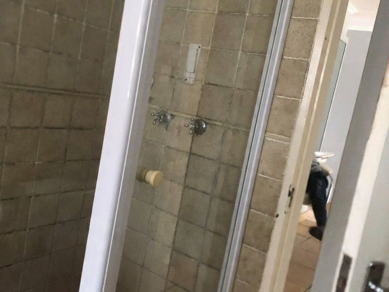 2 bedroom 1 bathroom groundfloor apartment in Castle View,Germiston available for sale - Photo 8