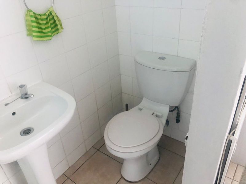 1 Bedroom, 1 Bathroom House To Let In Morningside, Durban - Photo 6