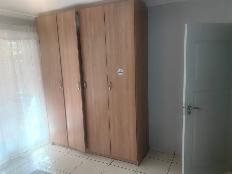 3 bedroom 2 bathroom groundfloor apartment in Castle View,Germiston available for sale - Photo 7