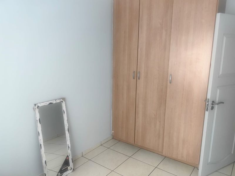 3 bedroom 2 bathroom groundfloor apartment in Castle View,Germiston available for sale - Photo 6