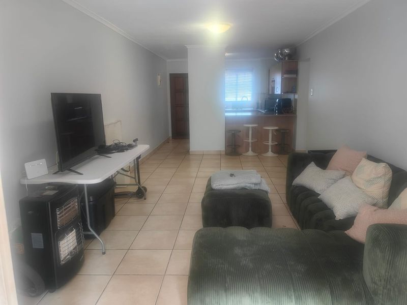 3 bedroom 2 bathroom groundfloor apartment in Castle View,Germiston available for sale - Photo 3