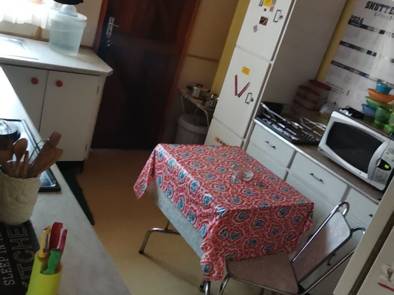 2 Spacious Bedroom House - Photo 10