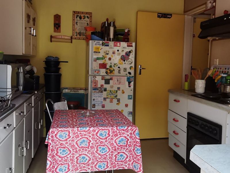 2 Spacious Bedroom House - Photo 9