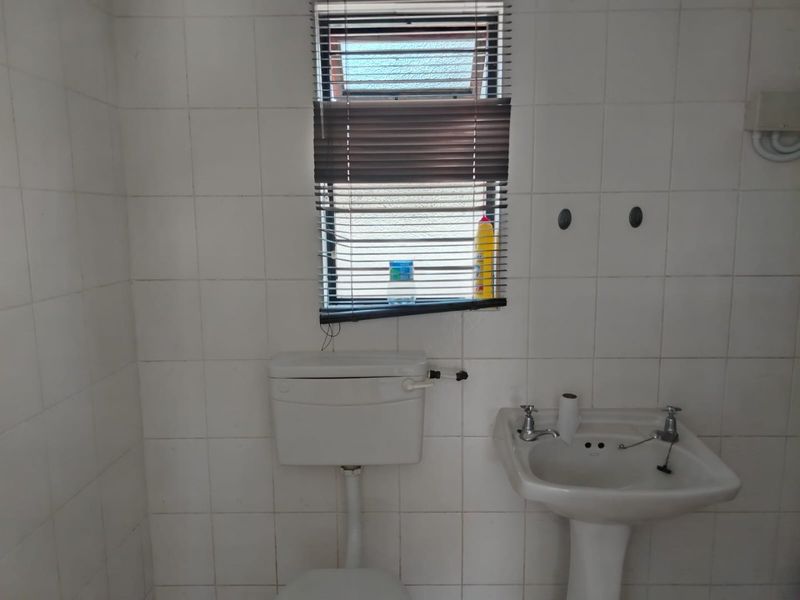 SEPARATE BACHELOR UNIT - 2ND AVENUE GRASSY PARK - (WATTSAPP MESSAGES ONLY PLS) - Photo 6