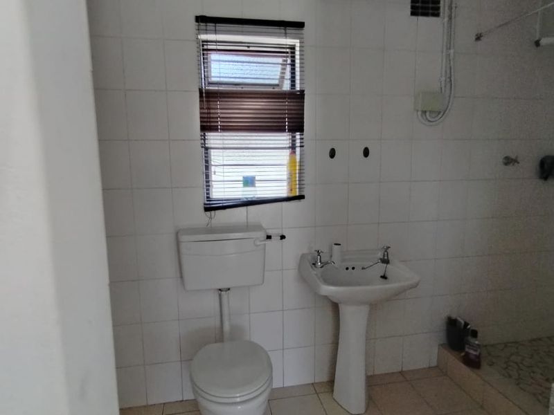 SEPARATE BACHELOR UNIT - 2ND AVENUE GRASSY PARK - (WATTSAPP MESSAGES ONLY PLS) - Photo 7