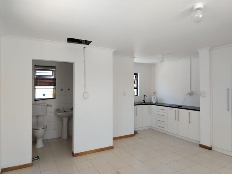 SEPARATE BACHELOR UNIT - 2ND AVENUE GRASSY PARK - (WATTSAPP MESSAGES ONLY PLS) - Photo 5