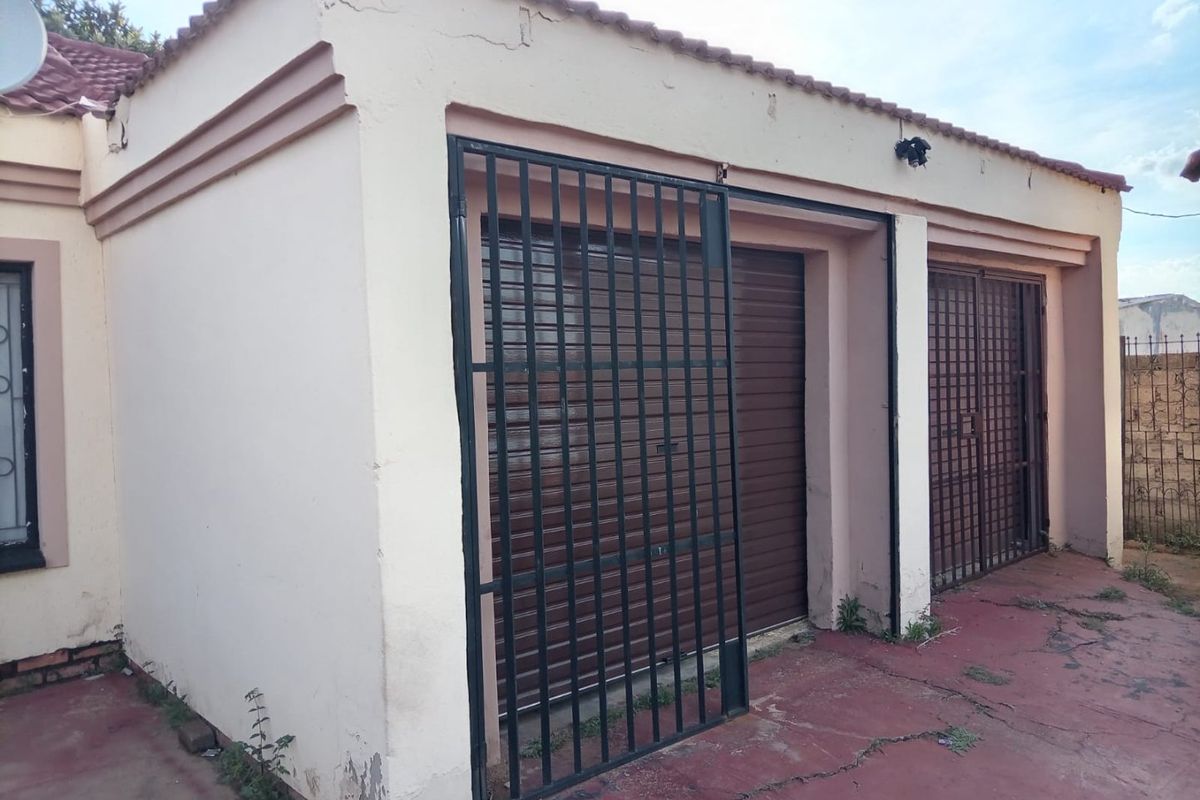 3 Bedroom house Soshanguve IA - Photo 2