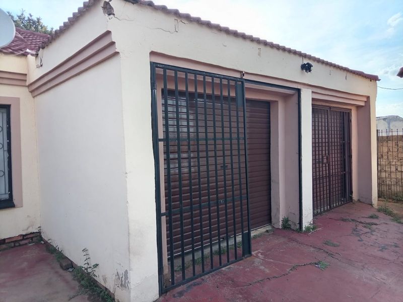 3 Bedroom house Soshanguve IA - Photo 2