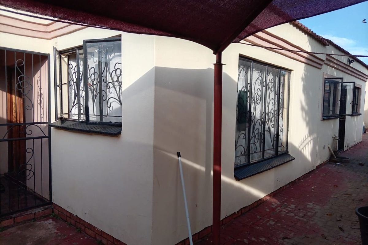 3 Bedroom house Soshanguve IA - Photo 3