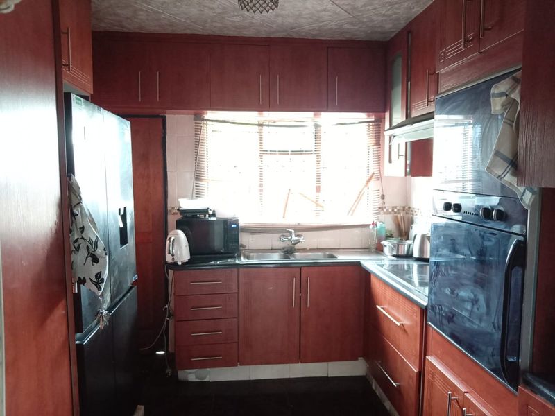 3 Bedroom house Soshanguve IA - Photo 8