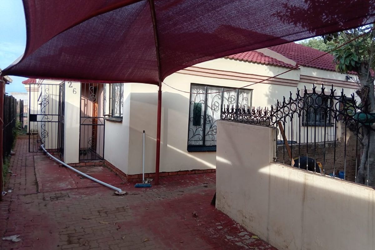 3 Bedroom house Soshanguve IA - Photo 4