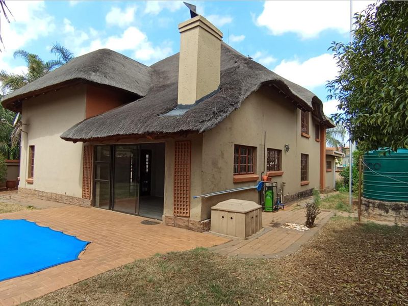 5  Bedroom House for Sale in Melodie - Photo 2