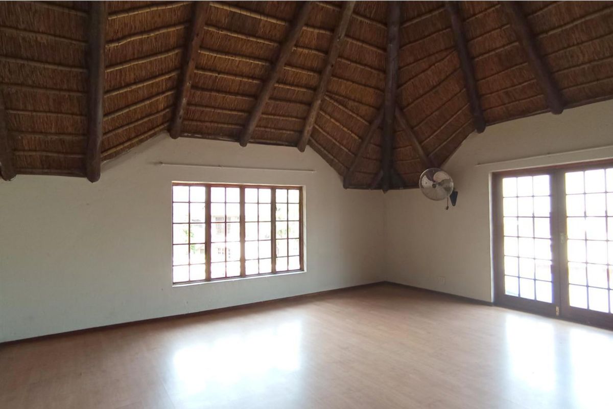 5  Bedroom House for Sale in Melodie - Photo 5
