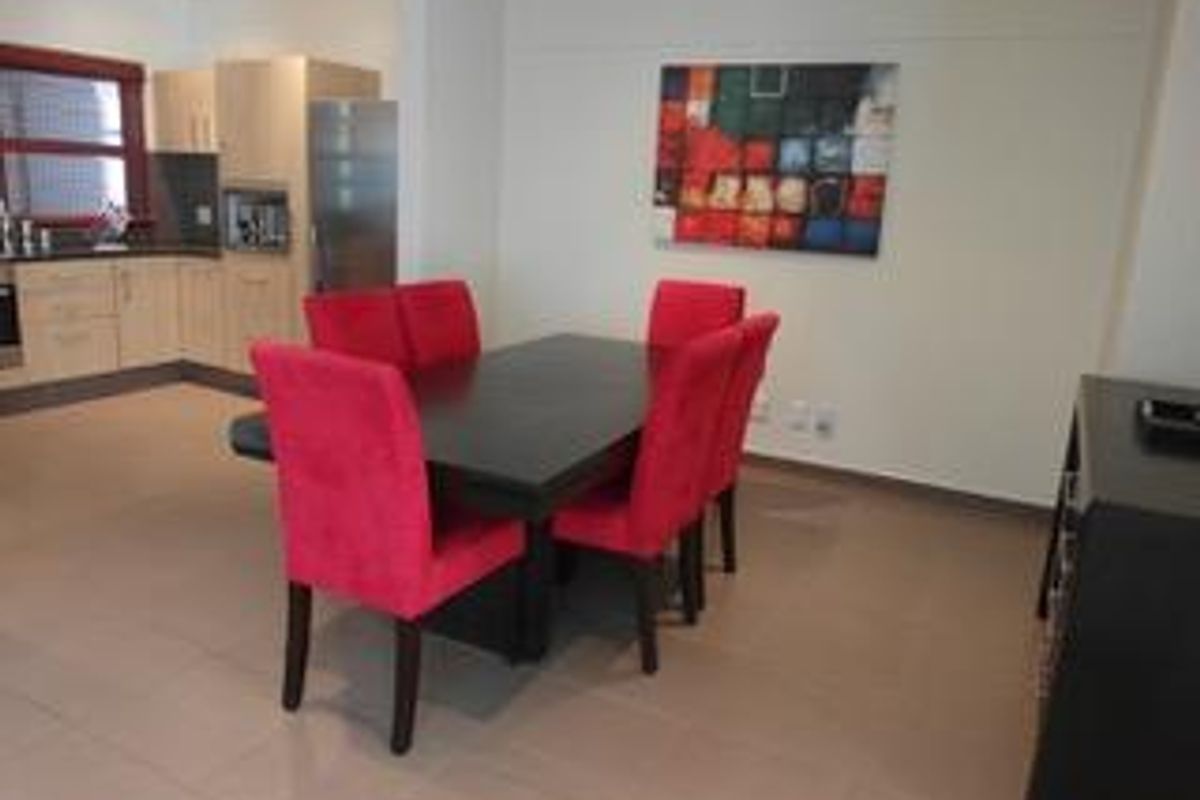 FURNISHED 2 BED UNIT NEAR BENMORE SHOPPING CENTRE - Photo 3