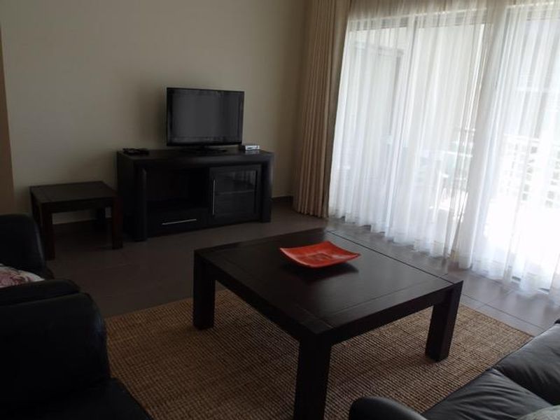 FURNISHED 2 BED UNIT NEAR BENMORE SHOPPING CENTRE - Photo 10