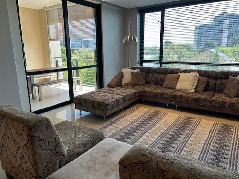 FURNISHED 2 BED UNIT WITH 24HR CONCIERGE SERVICE - Photo 3
