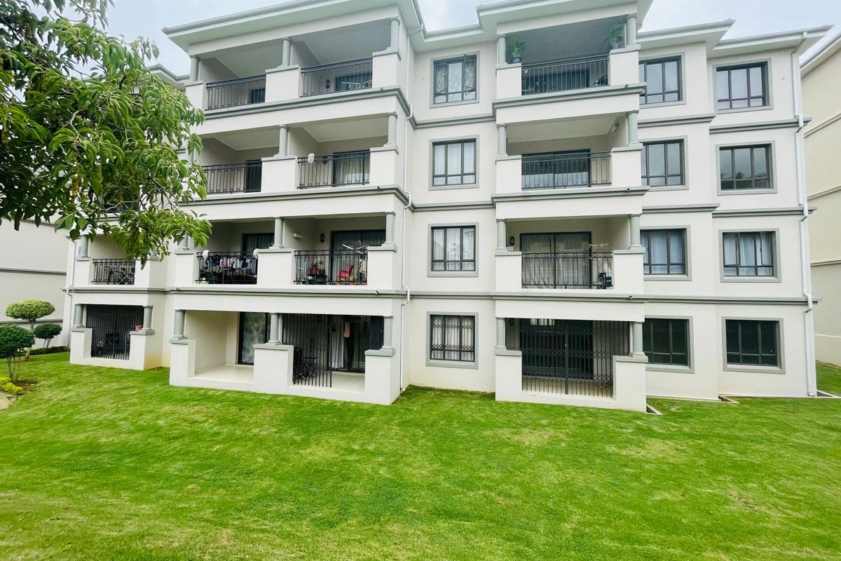 Modern 1-Bedroom Ground Floor Apartment in Phoenix Regent - Photo 3