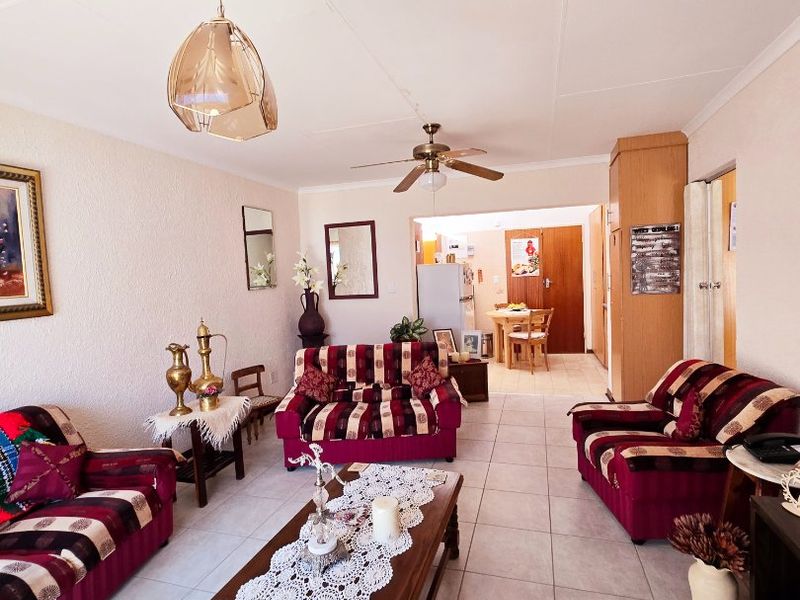 1 Bed Apartment in Oudorp for Sale - Photo 2